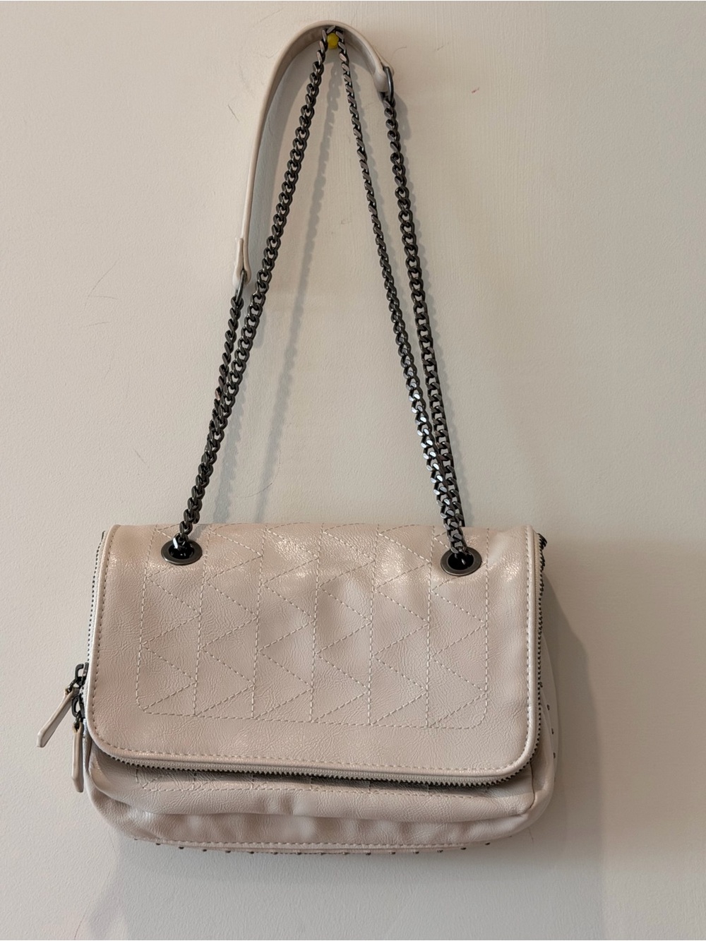 🤍Zara Cream Quilted Shoulder Bag with Gunmetal Chain